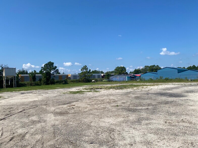 3051 Faye Rd, Jacksonville, FL à louer - Photo du bâtiment - Image 3 de 11
