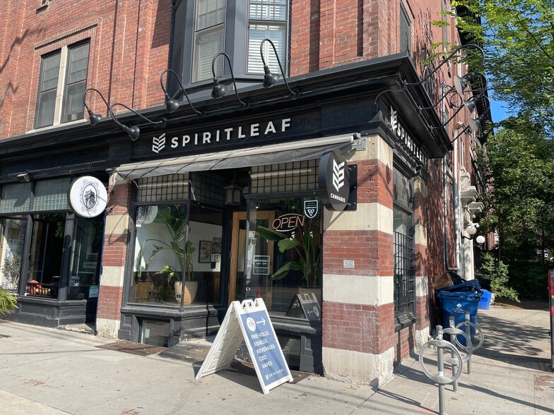 542 College St, Toronto, ON for sale - Building Photo - Image 2 of 5