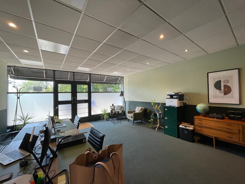 781 London Rd, Westcliff On Sea for lease - Building Photo - Image 3 of 6