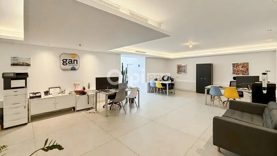 Bureau dans Marseille à louer - Photo du bâtiment - Image 2 de 8