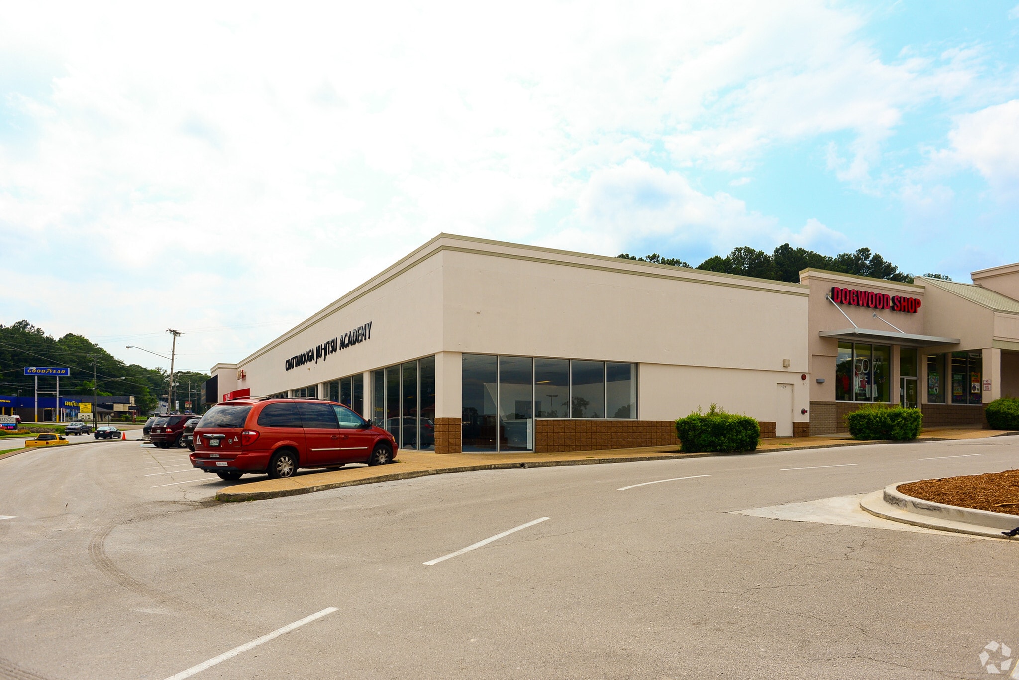3901 Hixson Pike, Chattanooga, TN for lease Primary Photo- Image 1 of 24