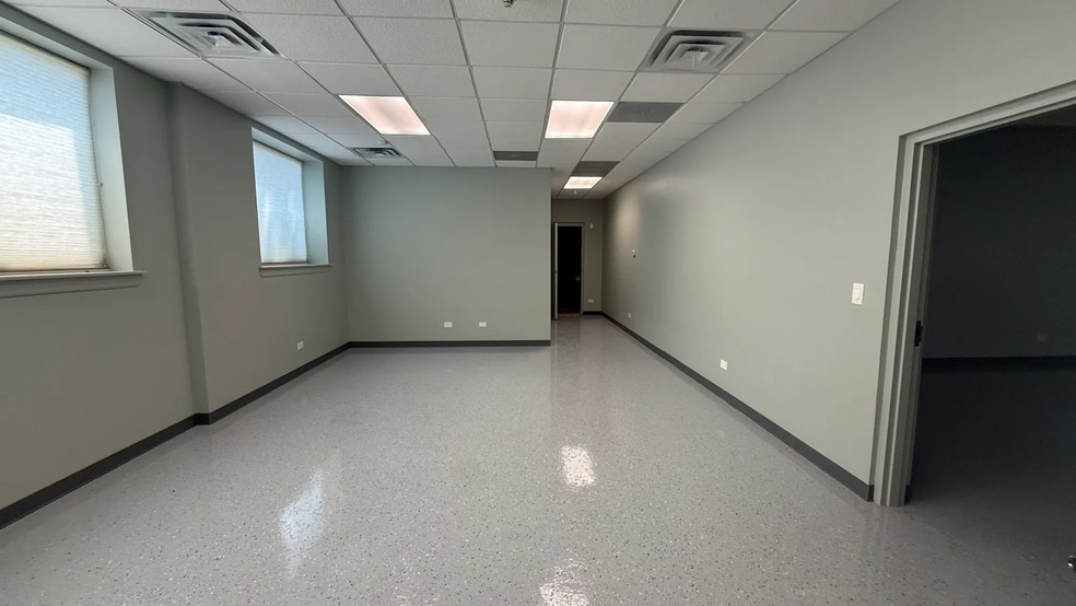 8114 Ridgeway Ave, Skokie, IL for sale - Building Photo - Image 2 of 12