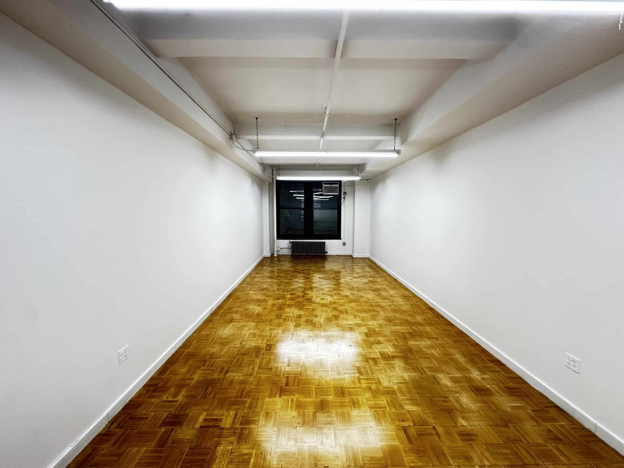 147 W 35th St, New York, NY for lease Interior Photo- Image 1 of 4