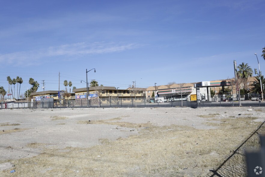 1422 Fremont St, Las Vegas, NV à vendre - Photo du bâtiment - Image 3 de 3