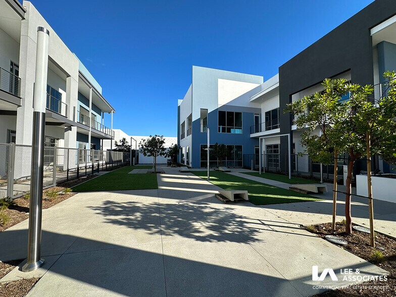 3816 Stineman Ct, Long Beach, CA à louer - Photo du bâtiment - Image 2 de 9