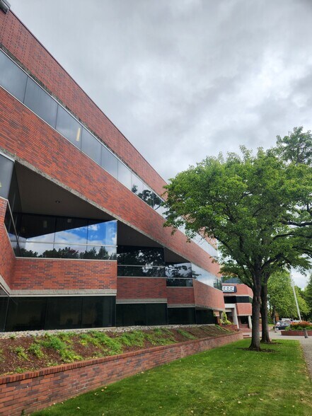 8000 NE Parkway Dr, Vancouver, WA à louer - Photo du bâtiment - Image 3 de 22