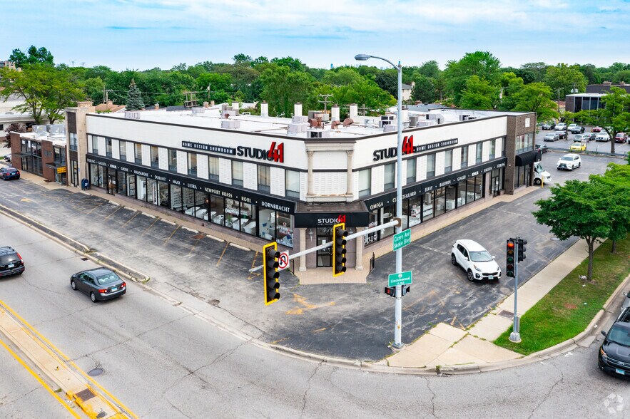 7161 N Cicero Ave, Lincolnwood, IL à louer - Photo du bâtiment - Image 1 de 11