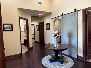 2131 E Kirkwood Blvd, Southlake, TX for lease Interior Photo- Image 1 of 10