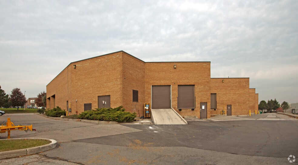 25 Kinnear Ct, Richmond Hill, ON à louer - Photo du bâtiment - Image 2 de 2