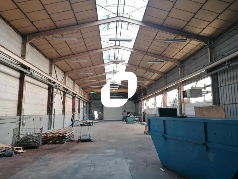 Flex dans Jassans-Riottier à louer - Photo du bâtiment - Image 1 de 9