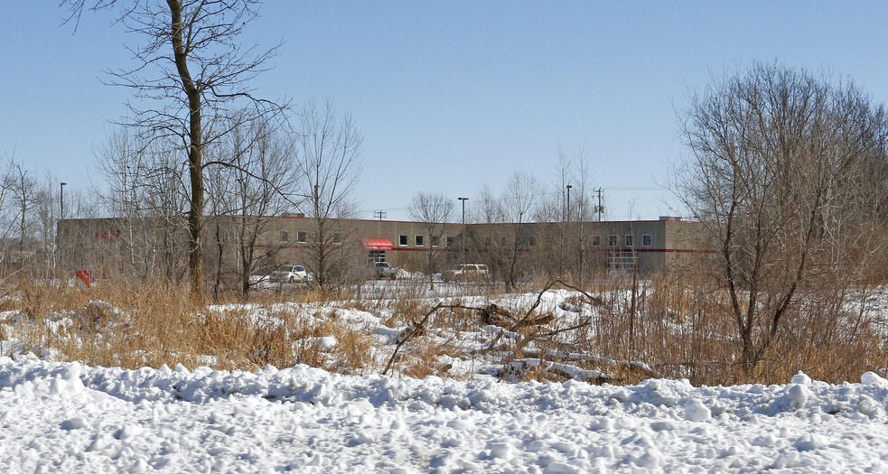 300 14th Ave E, Sartell, MN for lease - Building Photo - Image 2 of 11