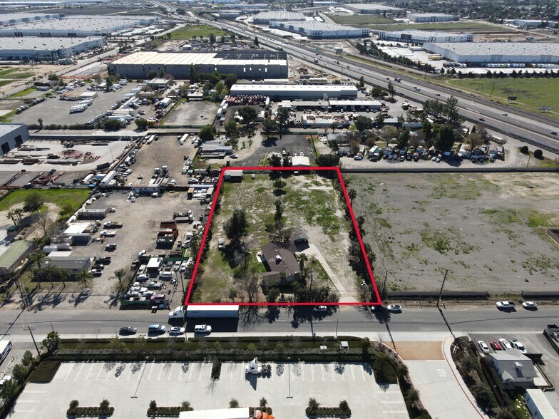 1341 W Oleander Ave, Perris, CA à vendre - Aérien - Image 1 de 4