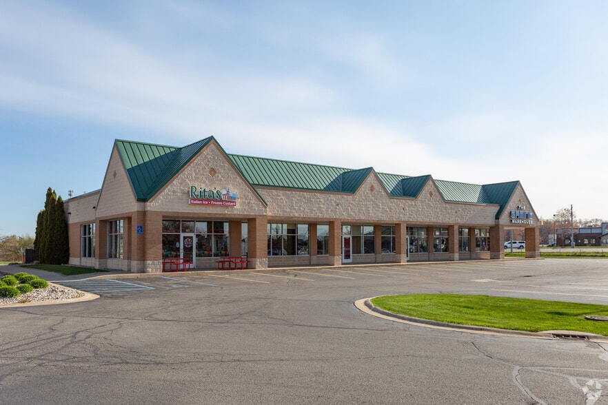 12659-12719 Riley St, Holland, MI à vendre - Photo du bâtiment - Image 2 de 9