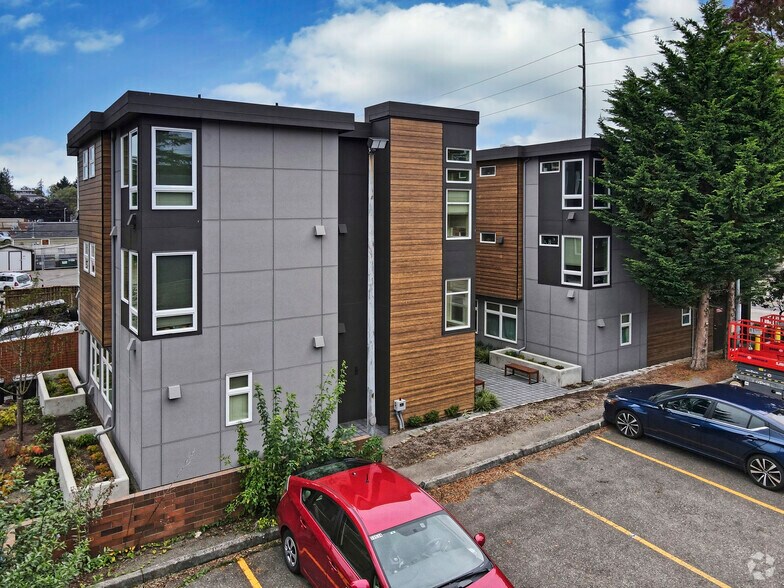 1307 N Northgate Way, Seattle, WA à vendre - Photo du bâtiment - Image 2 de 11
