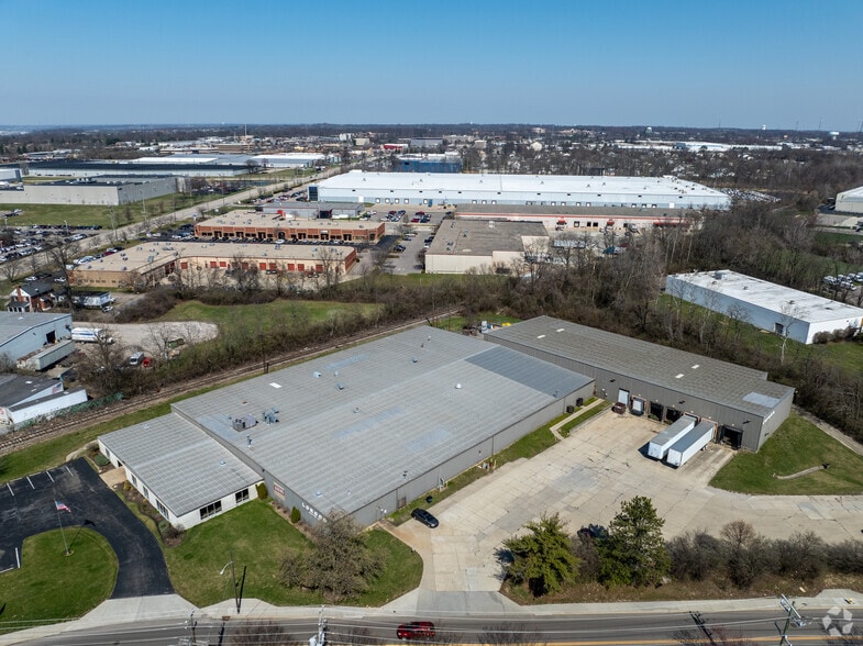 5000 Creek Rd, Blue Ash, OH for lease - Building Photo - Image 3 of 7