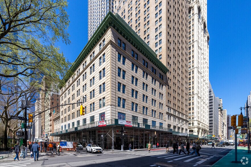 217 Broadway, New York, NY à louer - Photo du bâtiment - Image 1 de 7