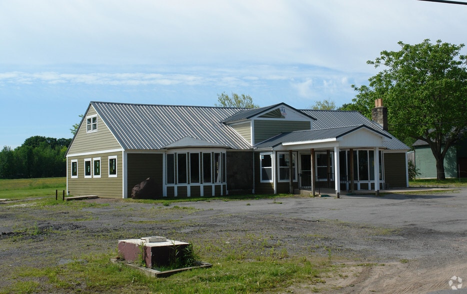 380 S Railroad St, Parish, NY for sale - Building Photo - Image 2 of 24