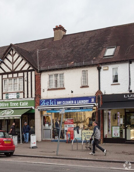 83 Station Rd, Addlestone à vendre - Photo du bâtiment - Image 2 de 5