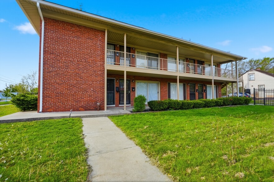 9439 Chalmers St, Detroit, MI à vendre - Photo du bâtiment - Image 2 de 14