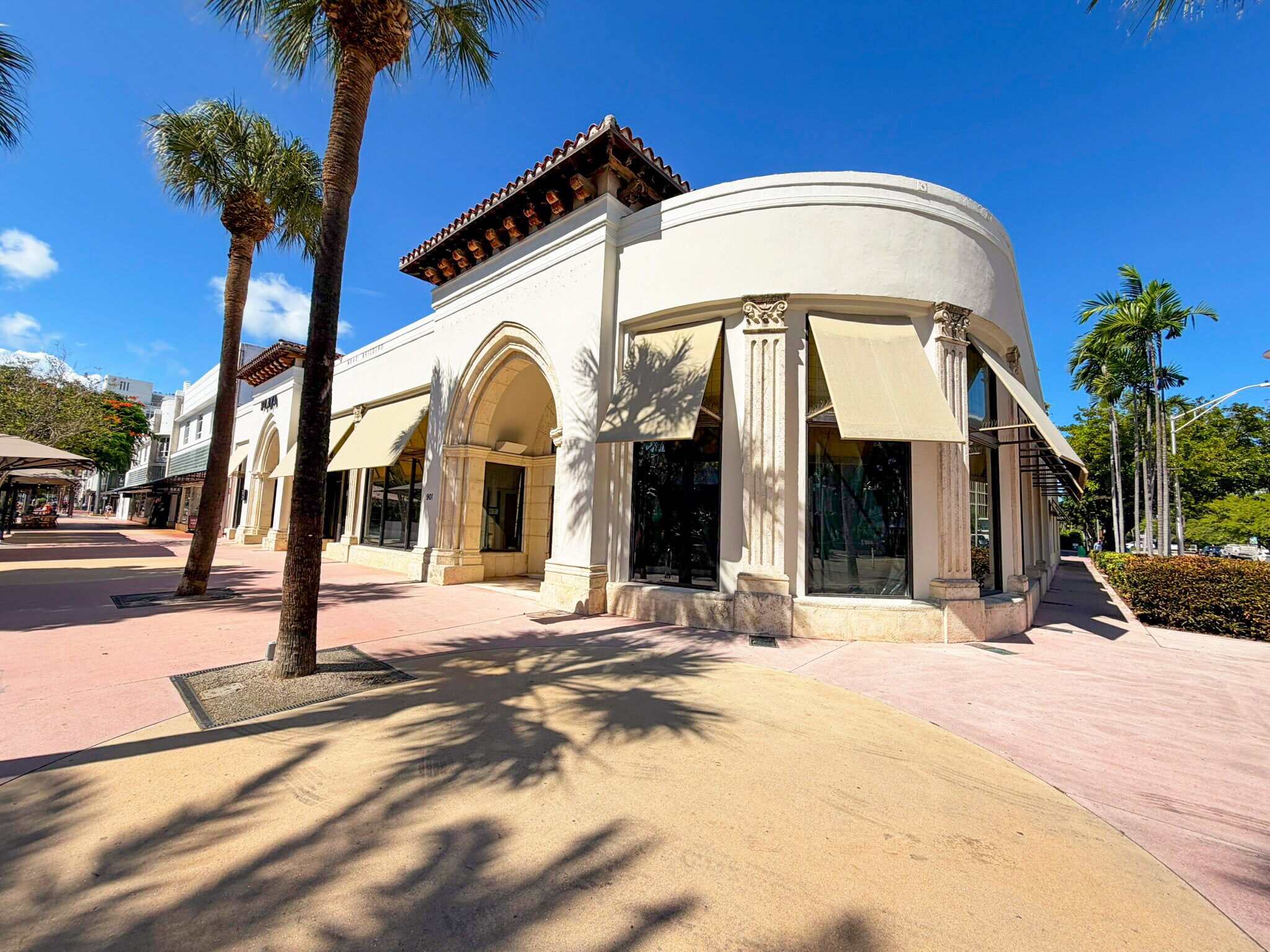 919-939 Lincoln Rd, Miami Beach, Miami Beach, FL à louer Photo principale- Image 1 de 13