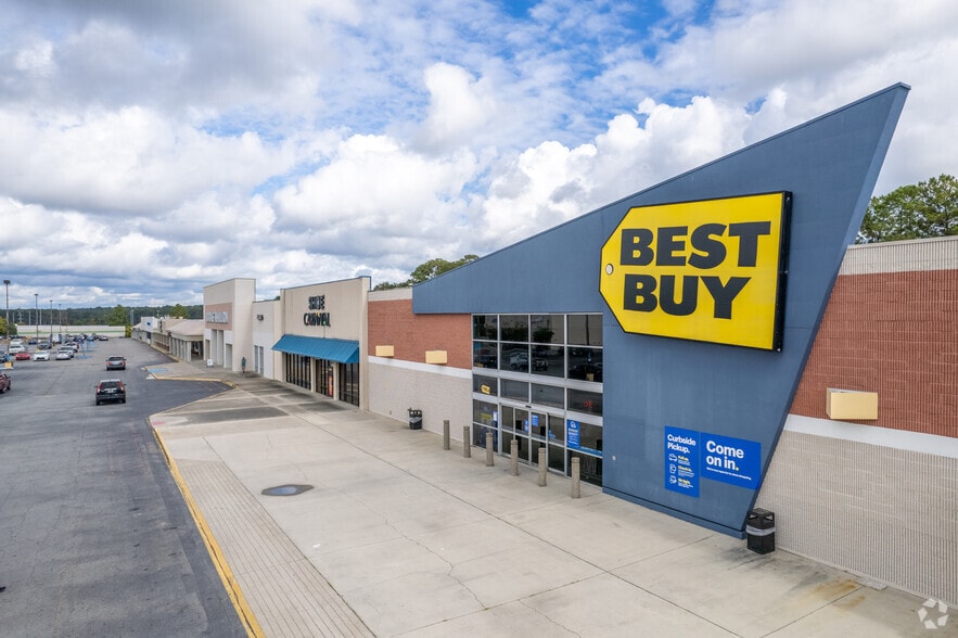 1707-1729 Norman Dr, Valdosta, GA for lease - Building Photo - Image 3 of 9