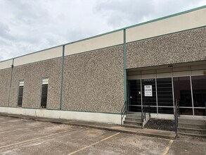 4500 W 34th St, Houston, TX à louer Photo du bâtiment- Image 1 de 4