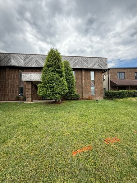 8 Irongate Dr, Waldorf, MD for lease - Building Photo - Image 2 of 13