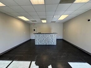 501-511 James Jackson Ave, Cary, NC for lease Interior Photo- Image 2 of 9