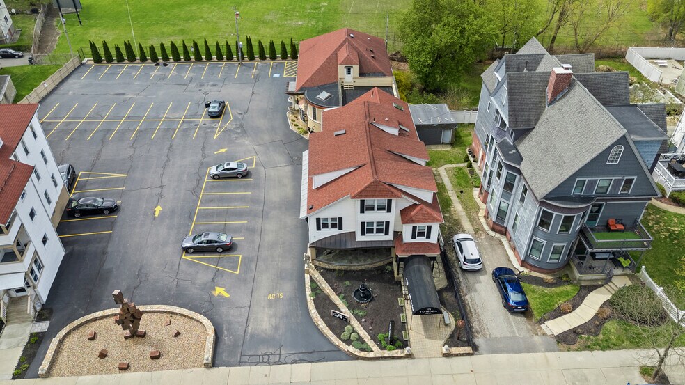 574 Pleasant St, Worcester, MA à vendre - Photo du bâtiment - Image 2 de 13