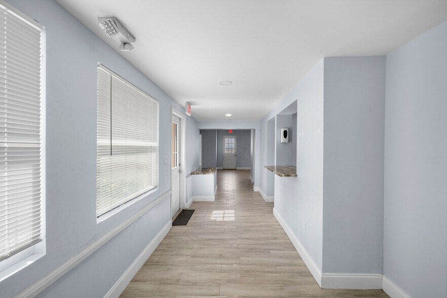 900 SW Martin Downs Blvd, Palm City, FL à louer - Photo du bâtiment - Image 2 de 20