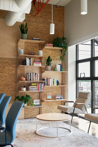 408 38th Ave N, Nashville, TN for lease - Building Photo - Image 2 of 11