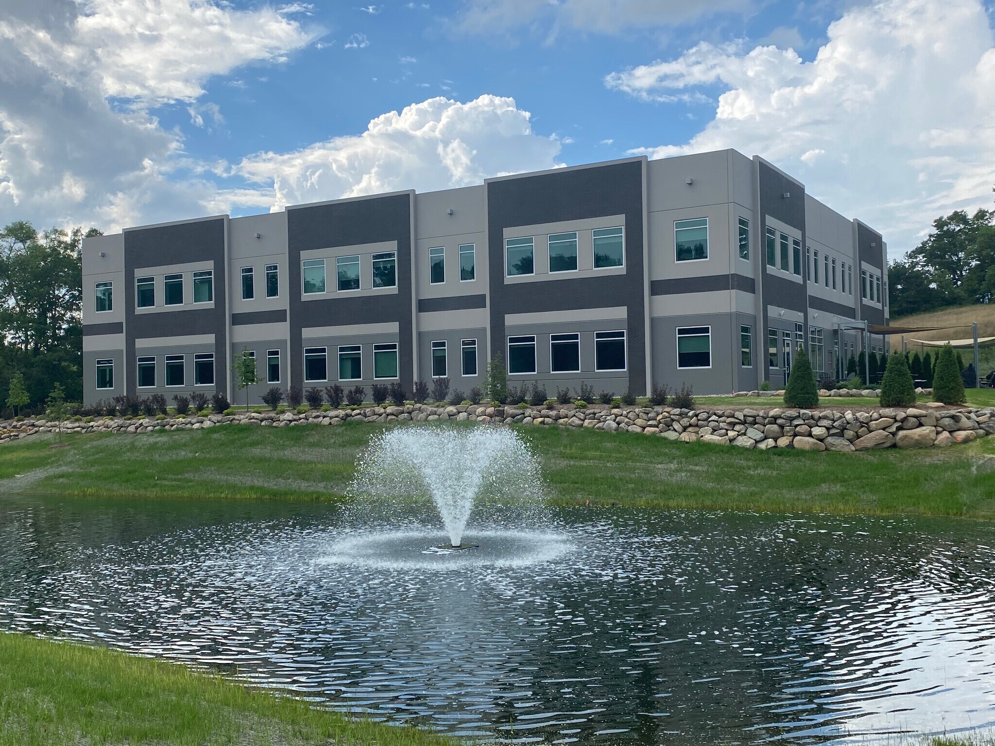 9829 Spencer Rd, Brighton, MI for lease Primary Photo- Image 1 of 5