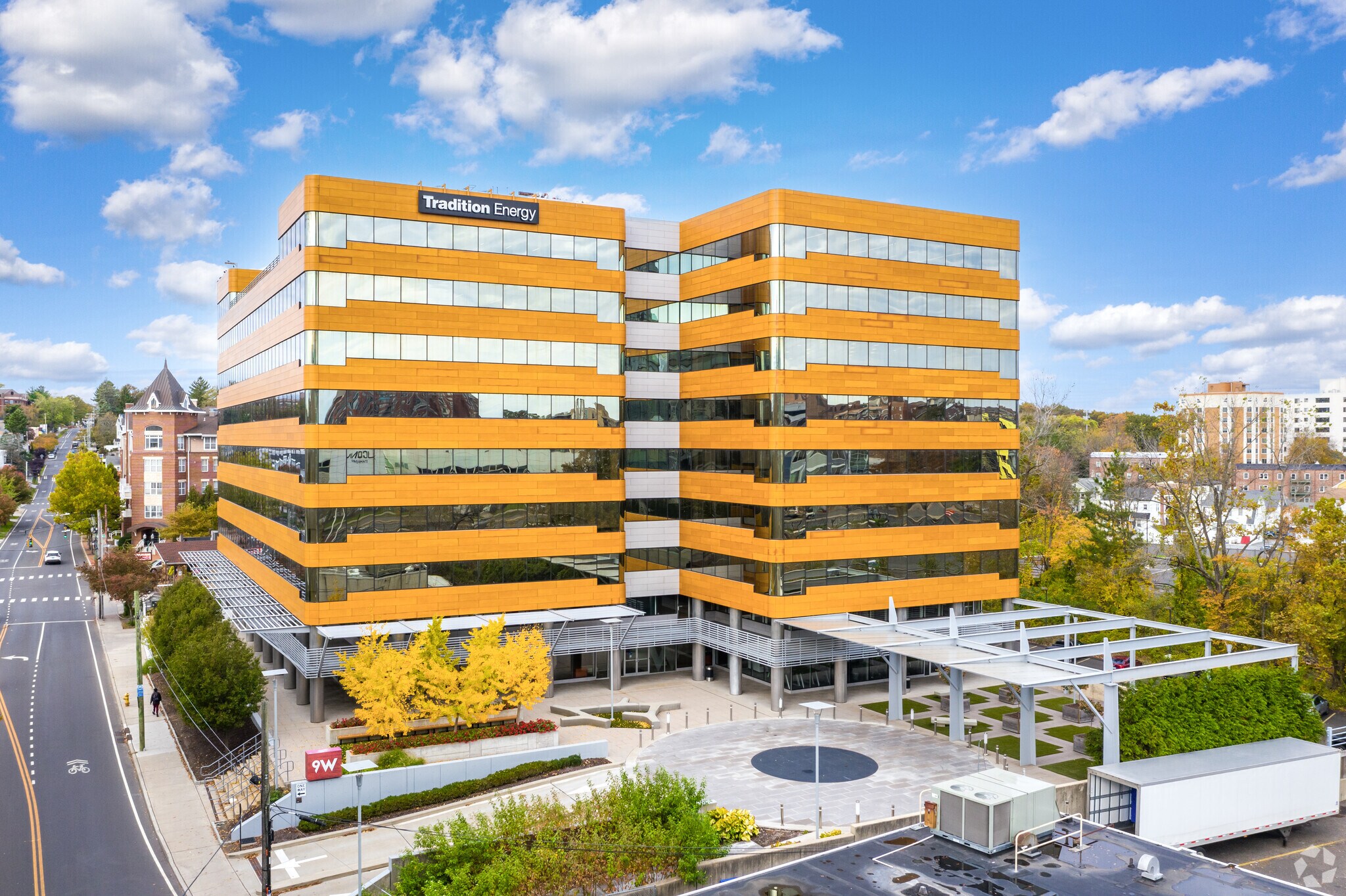 9 West Broad St, Stamford, CT à louer Photo du bâtiment- Image 1 de 10