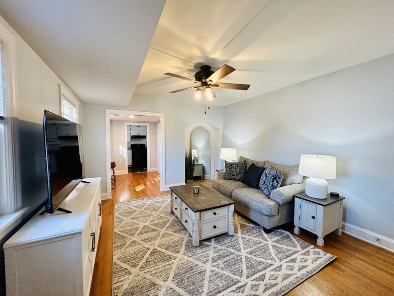 625 Alleghany Ave, Staunton, VA à vendre - Photo intérieure - Image 3 de 9