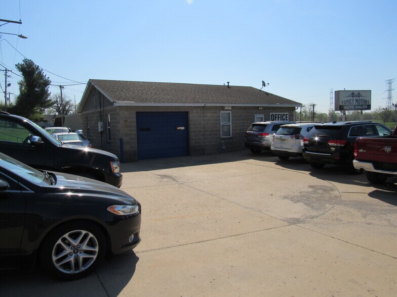 200 Dreith Dr, Alton, IL à vendre - Photo du bâtiment - Image 2 de 4