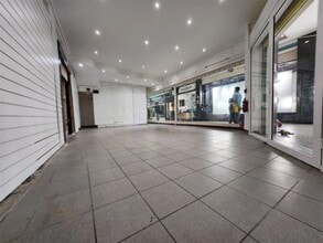 1-32 Quadrant Arcade, Romford for lease Interior Photo- Image 2 of 8