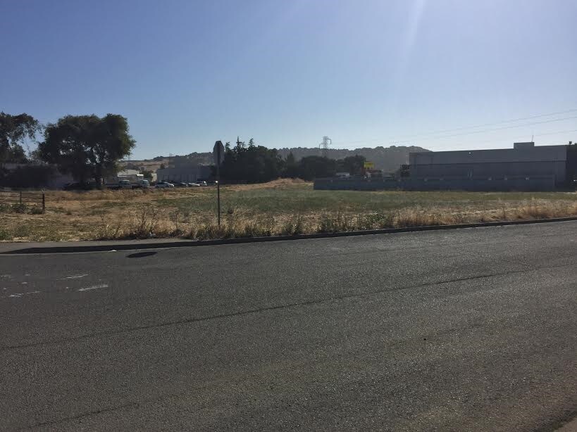 Grobic & Central Way, Fairfield, CA à vendre Photo du bâtiment- Image 1 de 1