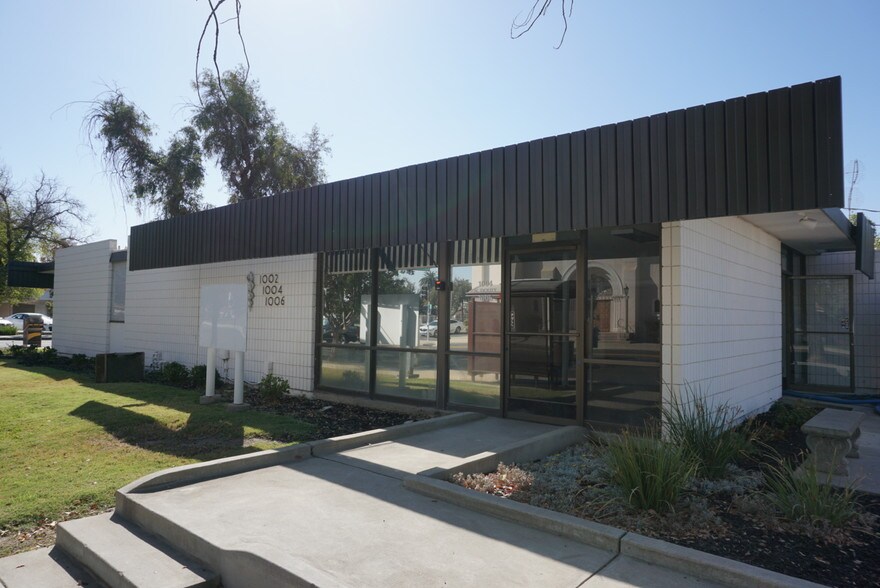 1004-1006 N Douty St, Hanford, CA à louer - Photo du bâtiment - Image 3 de 12