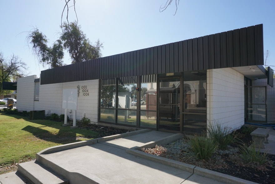 1004-1006 N Douty St, Hanford, CA à louer - Photo du bâtiment - Image 3 de 12