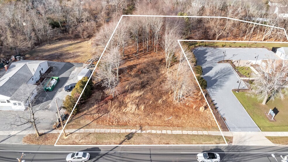 730 Main Rd & Church Ln Rd, Aquebogue, NY à vendre - Photo du bâtiment - Image 2 de 3