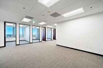 1851 E 1st St, Santa Ana, CA à louer Photo intérieure- Image 1 de 5