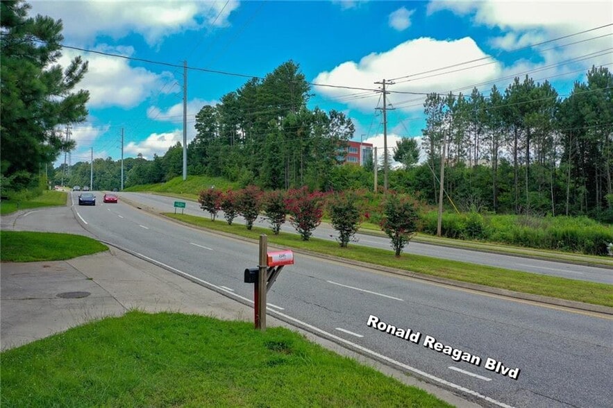 1345 Ronald Reagan Blvd, Cumming, GA for sale - Building Photo - Image 3 of 30