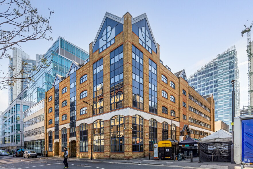 40 Clifton St, London for lease - Primary Photo - Image 1 of 51