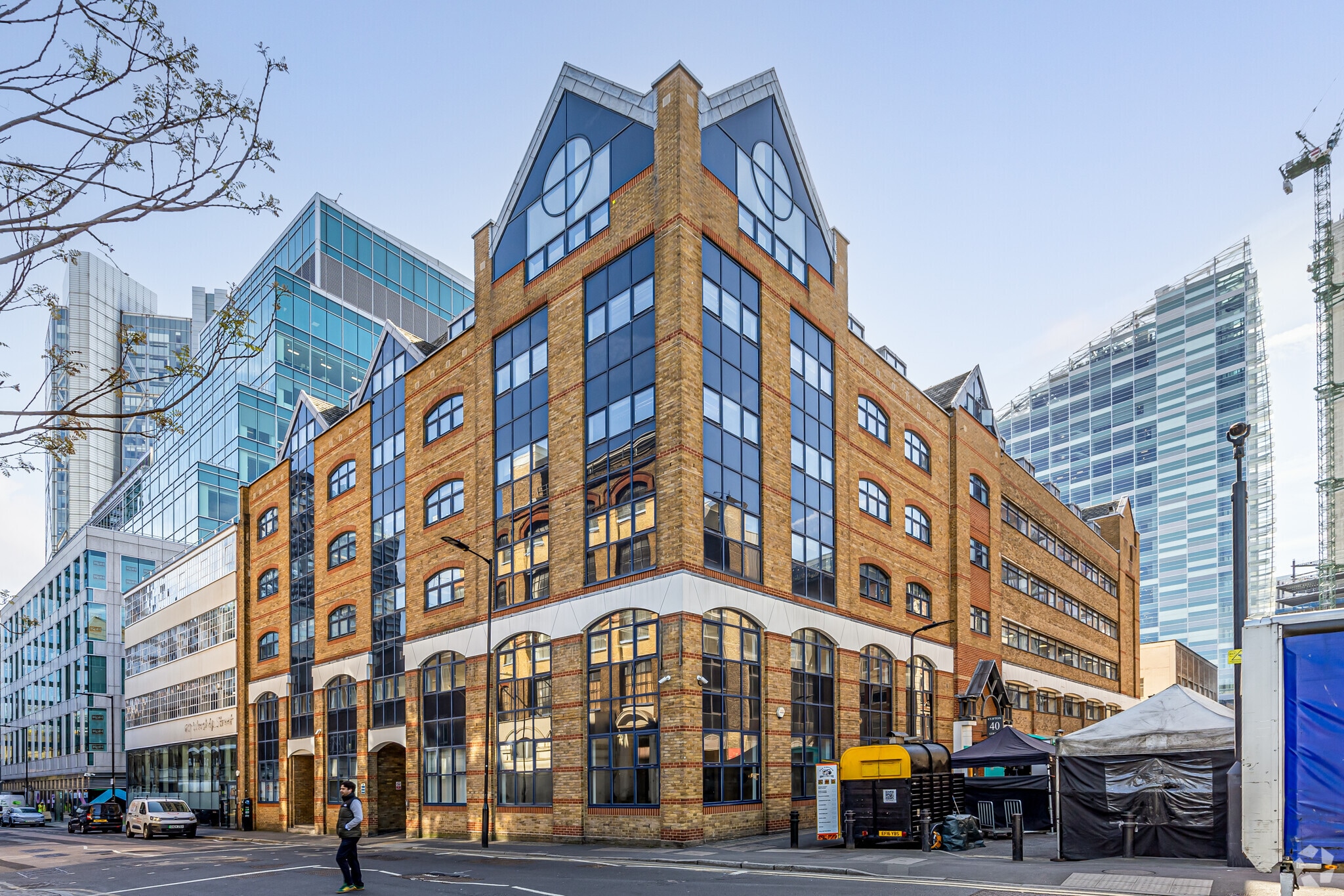 40 Clifton St, London for lease Primary Photo- Image 1 of 52