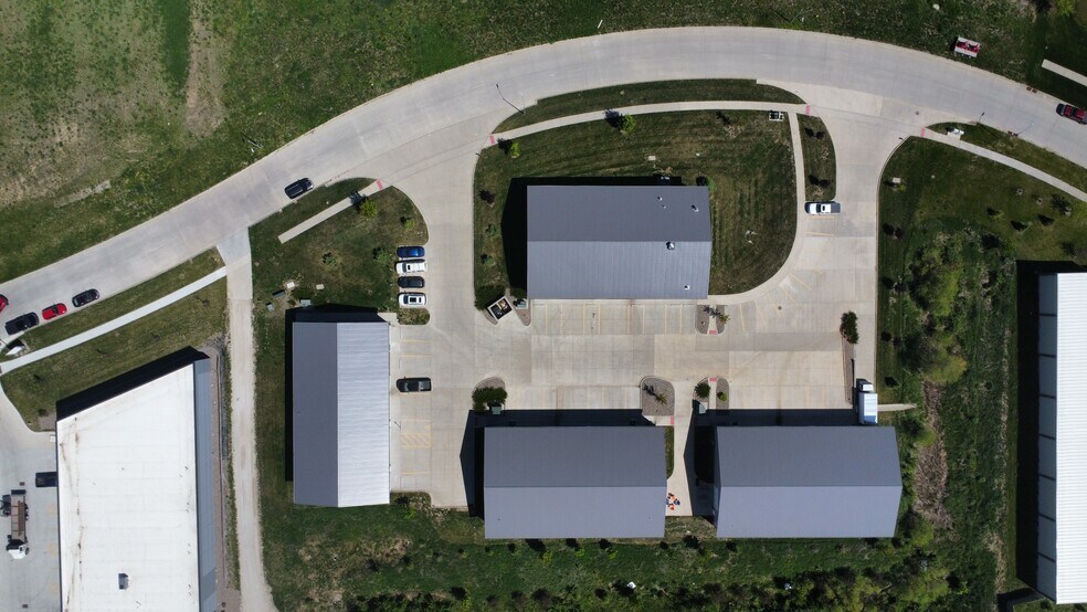 700 Interstate Pky, Waukee, IA à louer - Photo du bâtiment - Image 3 de 6
