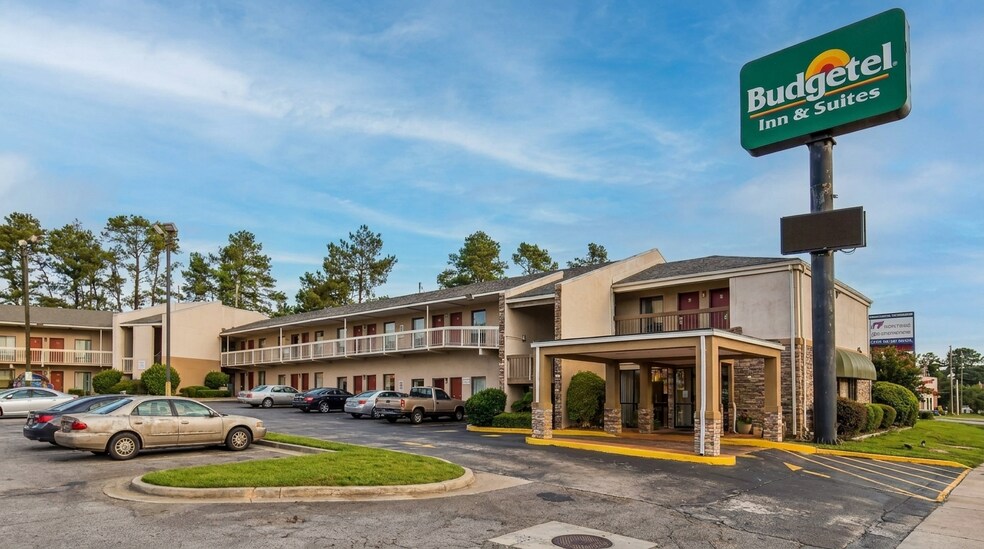 2051 Gordon Hwy, Augusta, GA à vendre - Photo du bâtiment - Image 2 de 7