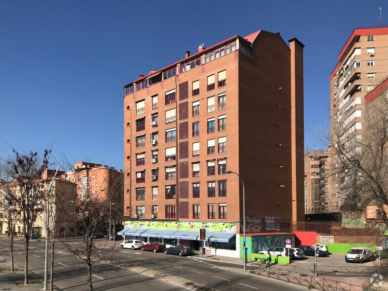 Calle de Arganda, 39, Madrid, Madrid à louer - Photo du bâtiment - Image 2 de 3