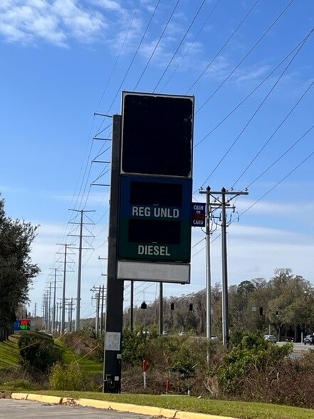 1616 Dale Mabry Hwy, Lutz, FL for sale - Building Photo - Image 2 of 9