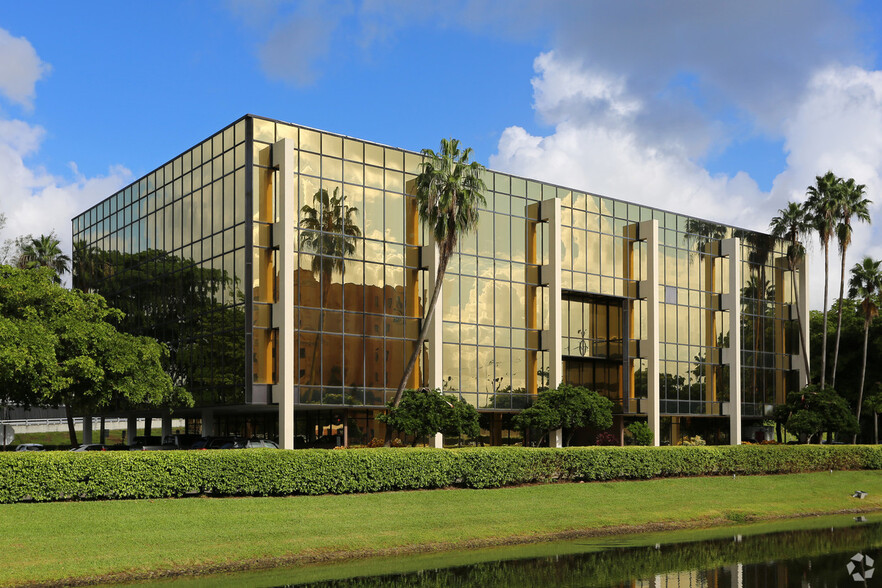 1800 S Australian Ave, West Palm Beach, FL for lease - Building Photo - Image 1 of 7