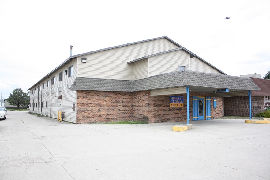 1109 2nd Ave, Sheldon, IA for sale - Primary Photo - Image 1 of 6